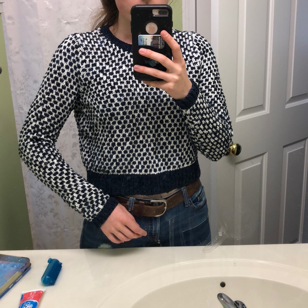 Abercrombie & Fitch Cropped Sweater